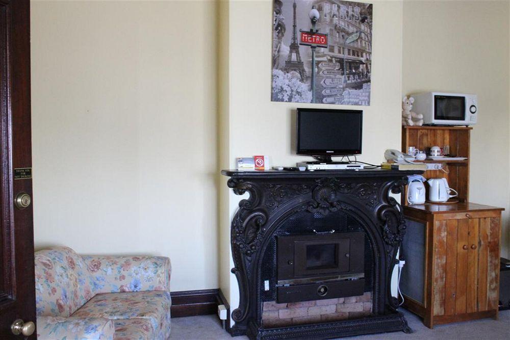 Warwick Settlers Inn Екстериор снимка