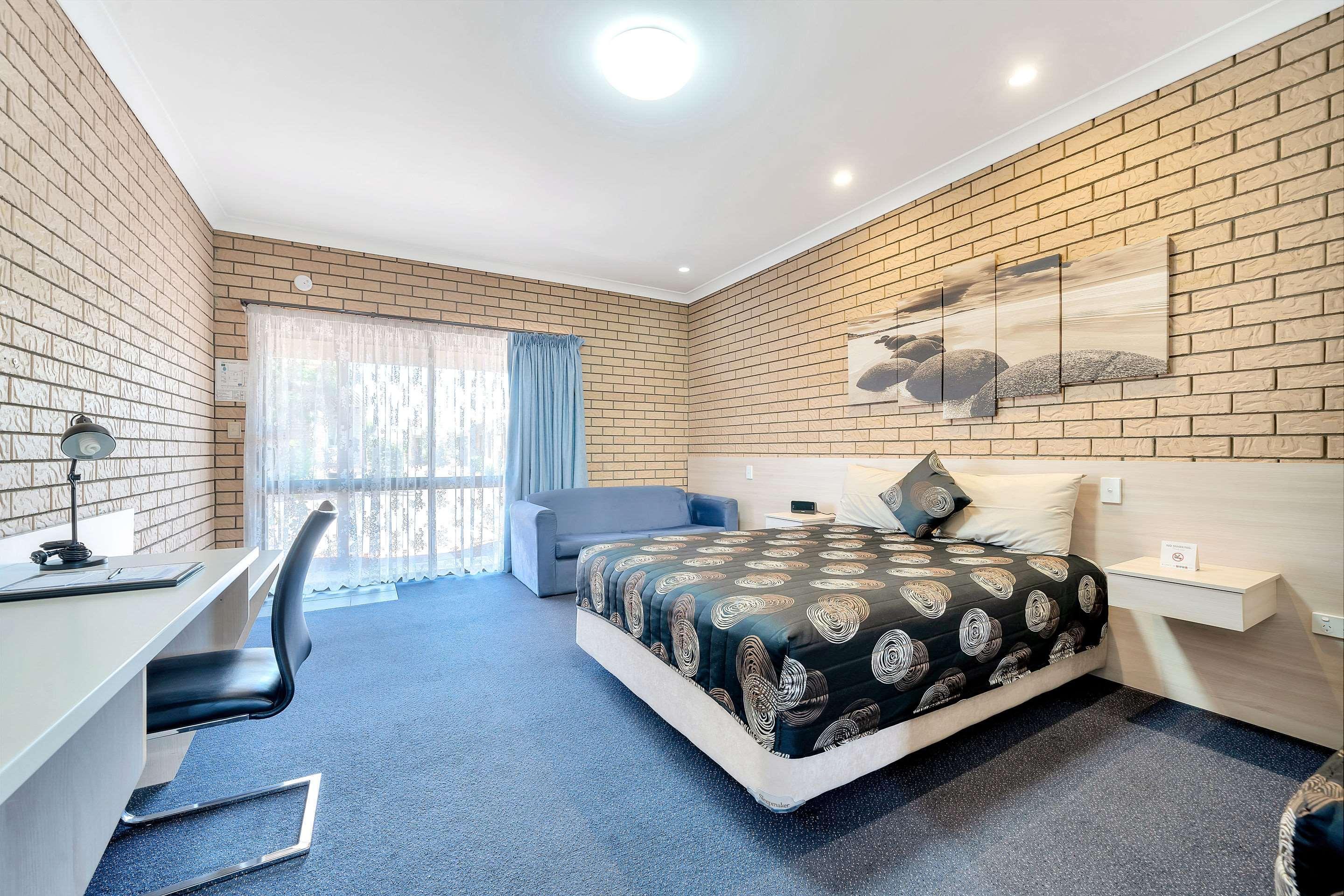 Warwick Settlers Inn Екстериор снимка
