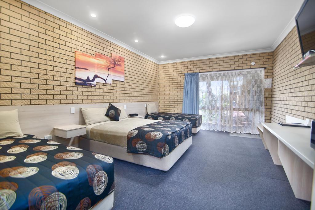 Warwick Settlers Inn Екстериор снимка