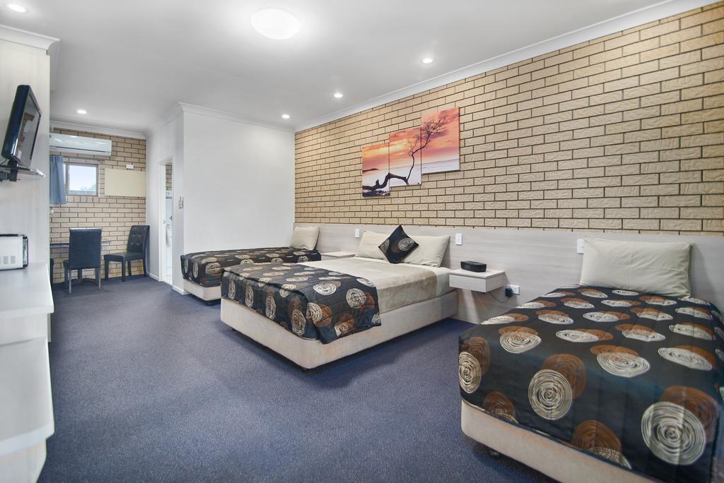 Warwick Settlers Inn Екстериор снимка