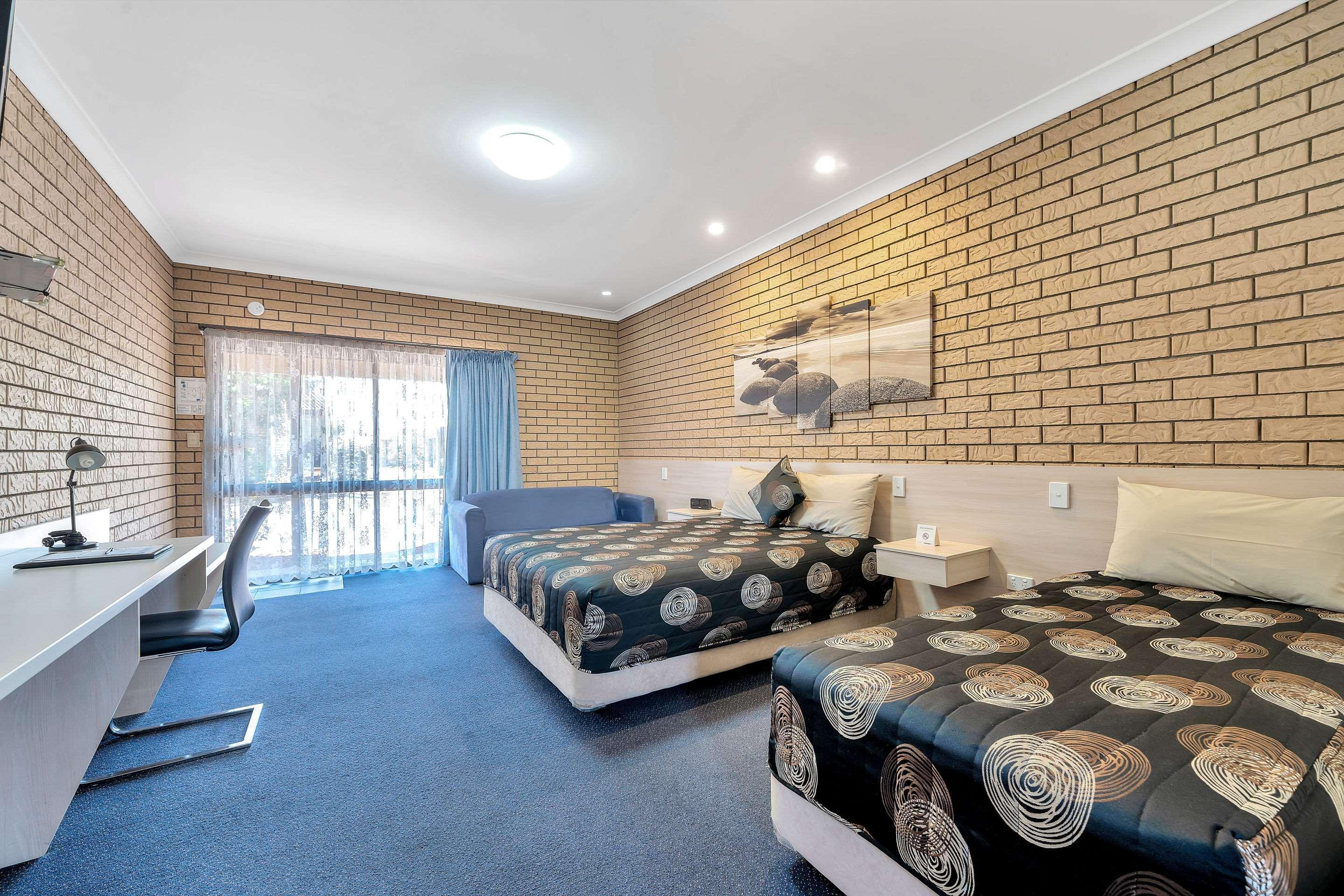 Warwick Settlers Inn Екстериор снимка
