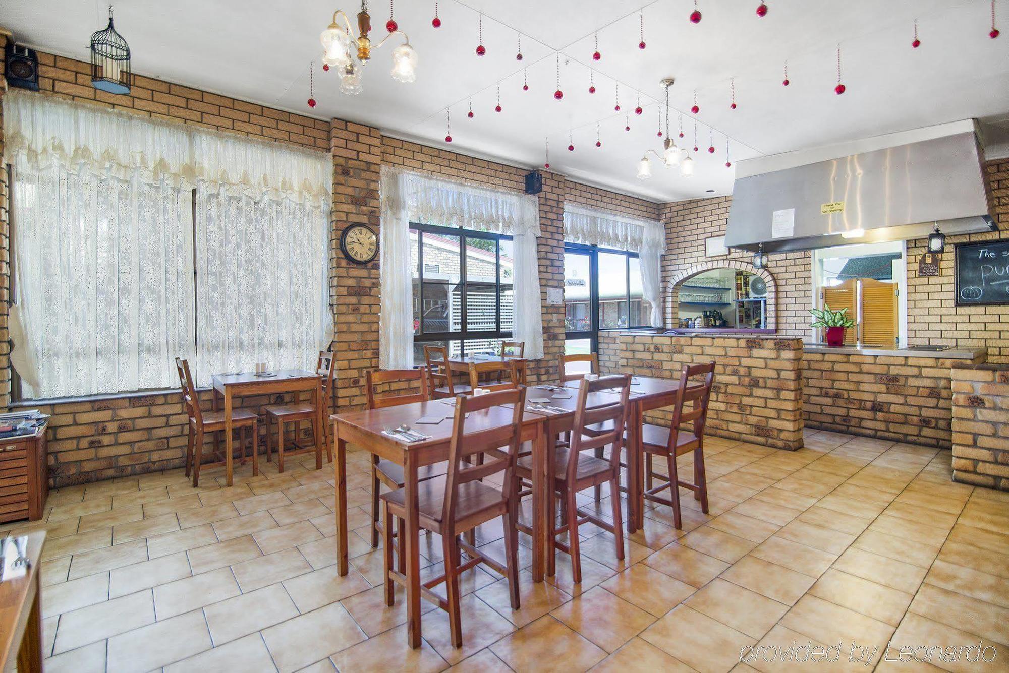 Warwick Settlers Inn Екстериор снимка