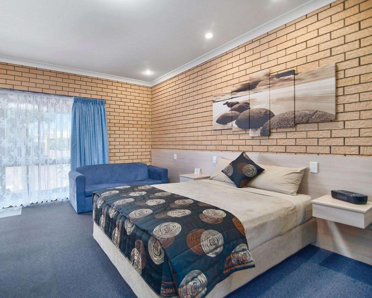 Warwick Settlers Inn Екстериор снимка